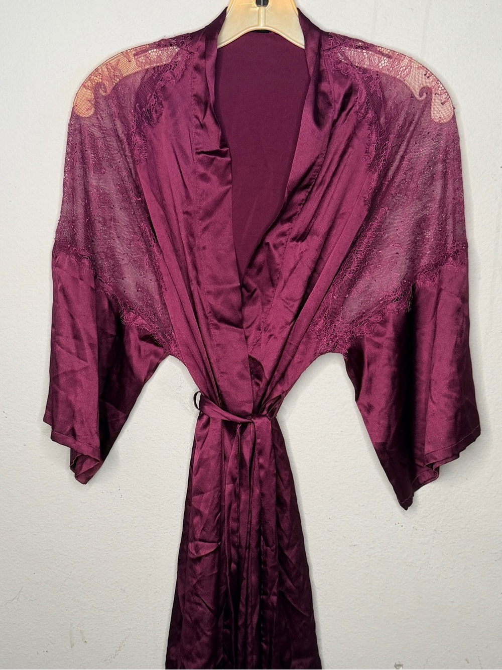 Victoria's Secret Robe - Picture 7 of 7